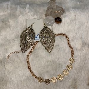 $$ 2 FOR 15$$ Gold Choker bundle